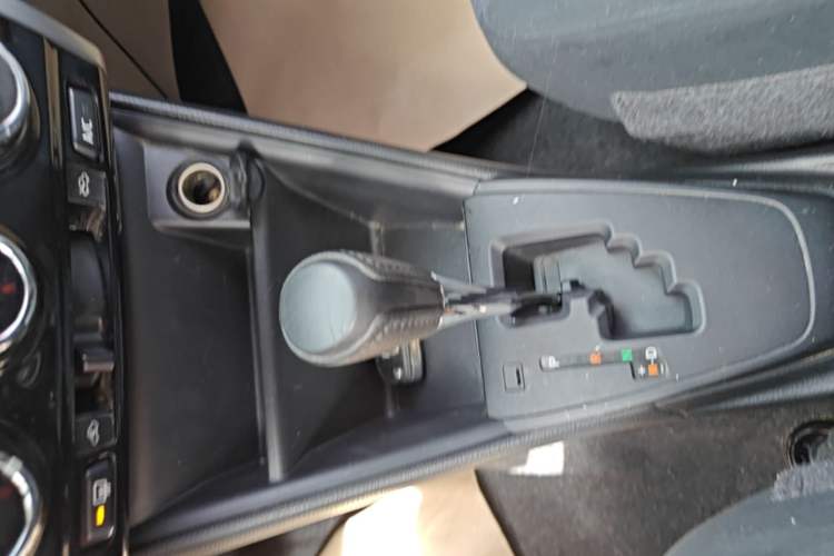 Used Toyota YARiS L Zhi Xuan 2016 Revised 1.5E CVT Charming Edition Gear Lever