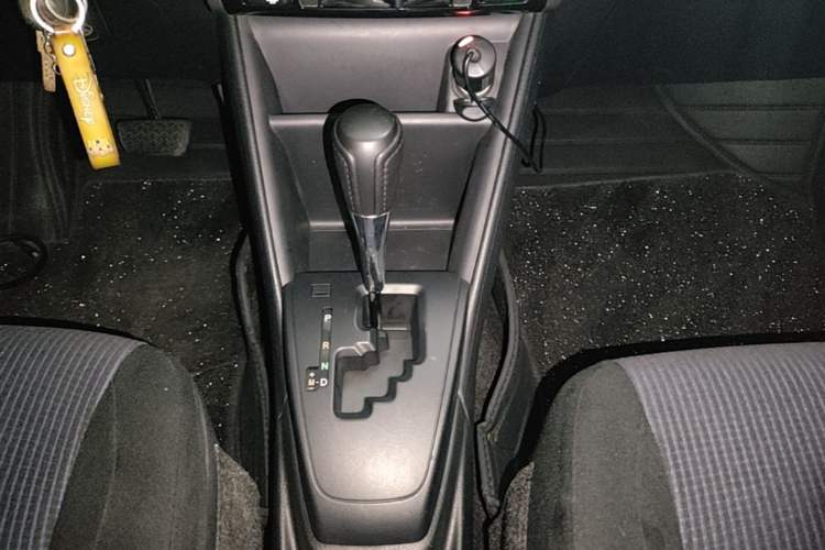 Used Toyota YARiS L Zhi Xuan 2016 Revised 1.5E CVT Charming Edition Gear Lever