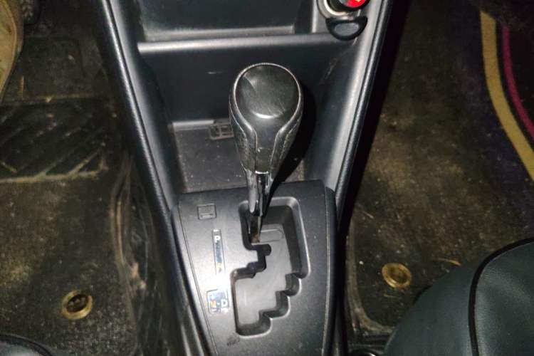 Used Toyota YARiS L Zhi Xuan 2016 Revised 1.5E CVT Charming Edition Gear Lever