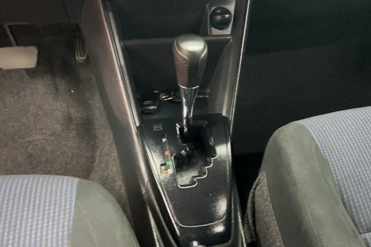 Used Toyota YARiS L Zhi Xuan 2016 Revised 1.5E CVT Charming Edition Gear Lever