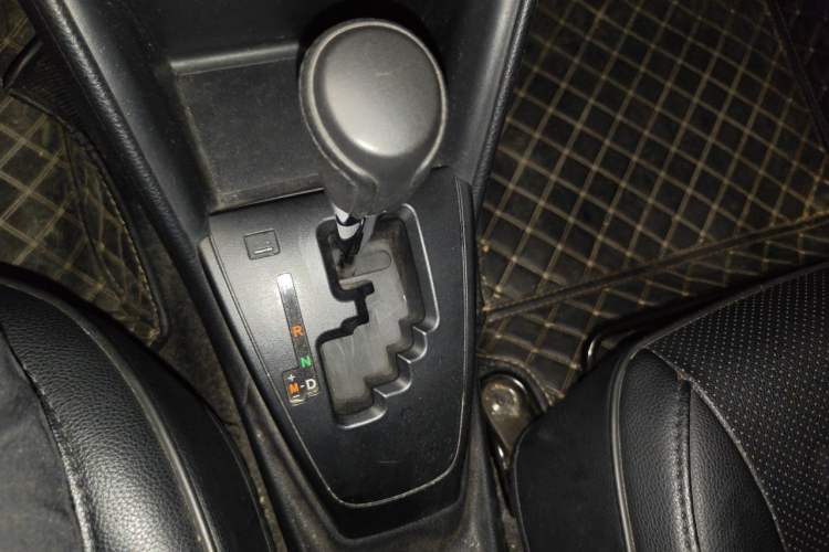 Used Toyota YARiS L Zhi Xuan 2016 Revised 1.5E CVT Charming Edition Gear Lever