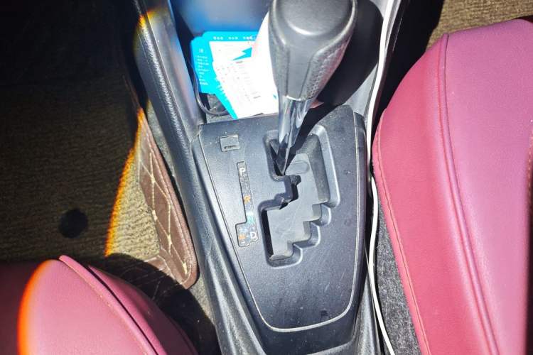 Used Toyota YARiS L Zhi Xuan 2016 Revised 1.5E CVT Charming Edition Gear Lever