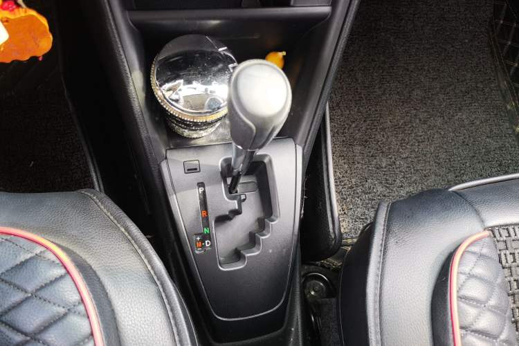Used Toyota YARiS L Zhi Xuan 2016 Revised 1.5E CVT Charming Edition Gear Lever