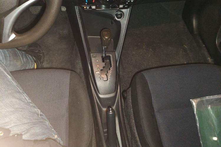 Used Toyota YARiS L Zhi Xuan 2016 Revised 1.5E CVT Charming Edition Gear Lever