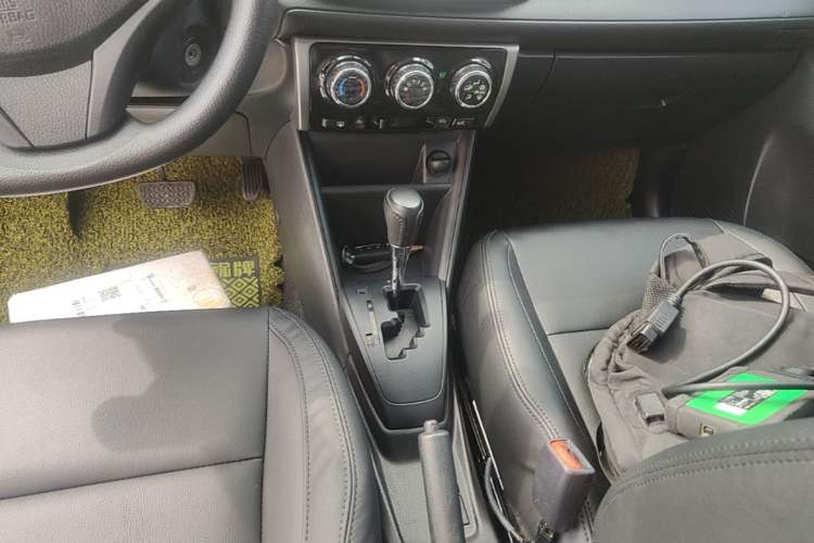 Used Toyota YARiS L Zhi Xuan 2016 Revised 1.5E CVT Charming Edition Gear Lever