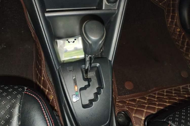 Used Toyota YARiS L Zhi Xuan 2016 Revised 1.5E CVT Charming Edition Gear Lever