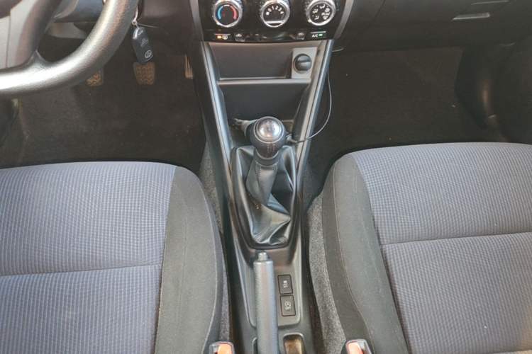 Used Toyota YARiS L Zhi Xuan 2016 Revised 1.3E Manual – Charming Edition Gear Lever