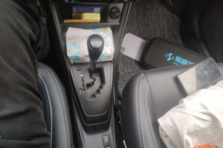 Used Toyota YARiS L Zhi Xuan 2016 Revised 1.5E CVT Charming Edition Gear Lever