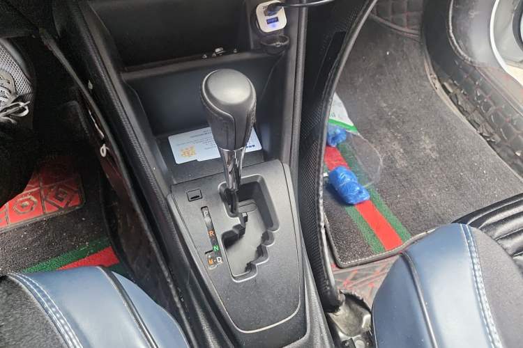 Used Toyota YARiS L Zhi Xuan 2016 Revised 1.5E CVT Charming Edition Gear Lever