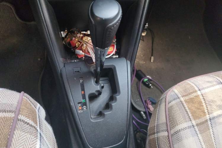 Used Toyota YARiS L Zhi Xuan 2016 Revised 1.5E CVT Charming Edition Gear Lever
