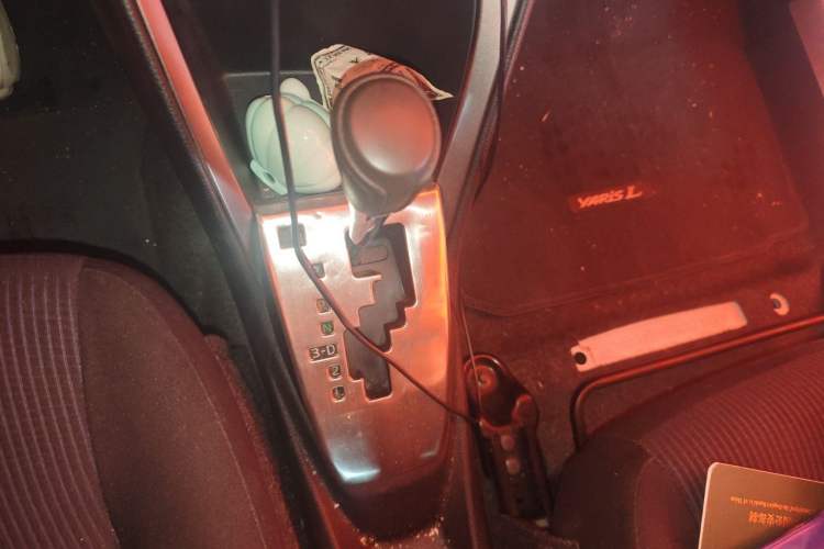 Used Toyota YARiS L Zhi Xuan 2016 1.5E Automatic JingSu Edition Gear Lever