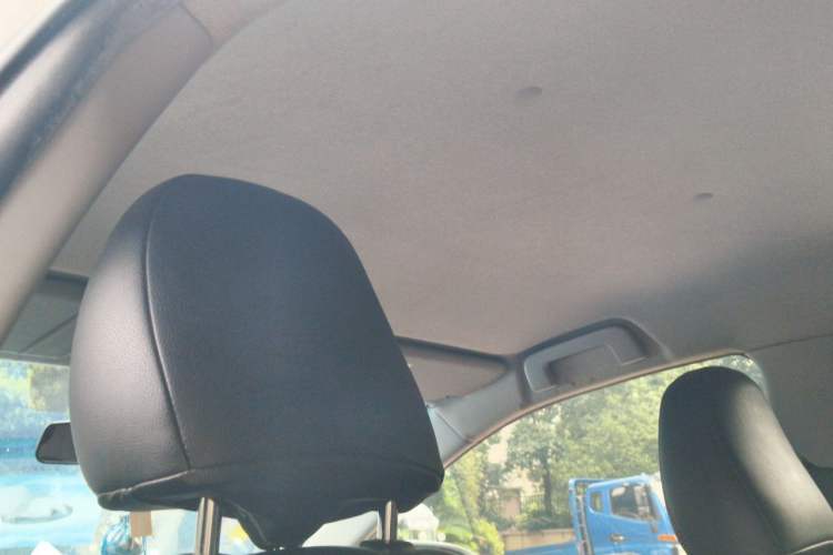 Used Toyota YARiS L Zhi Xuan 2016 Revised 1.3E Manual – Charming Edition Headliner