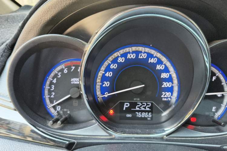 Used Toyota YARiS L Zhi Xuan 2016 Revised Version 1.5G CVT with Dynamic Sunroof Instrument Cluster