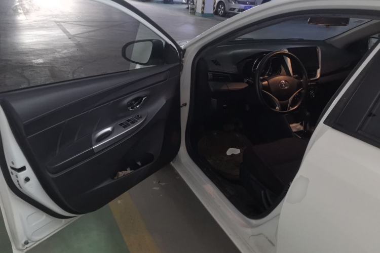 Used Toyota YARiS L Zhi Xuan 2016 Revised Version 1.5G CVT with Dynamic Sunroof Interior 3