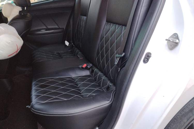 Used Toyota YARiS L Zhi Xuan 2016 Revised 1.5E CVT Charming Edition Interior 4