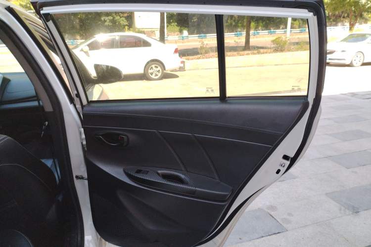Used Toyota YARiS L Zhi Xuan 2016 Revised 1.5E CVT Charming Edition Interior 6