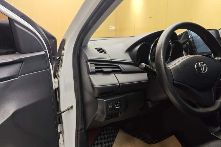 Used Toyota YARiS L Zhi Xuan 2016 Revised 1.5E CVT Charming Edition Interior 8