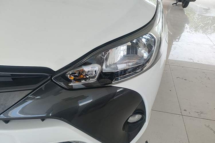 Used Toyota YARiS L Zhi Xuan 2016 Revised Version 1.5G CVT with Dynamic Sunroof Left Front Headlight