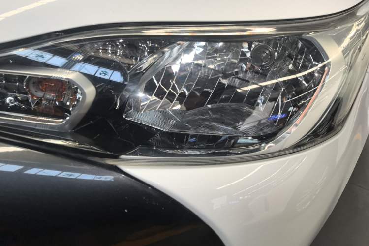 Used Toyota YARiS L Zhi Xuan 2016 Revised 1.5E CVT Charming Edition Left Front Headlight
