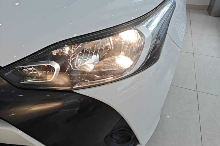 Used Toyota YARiS L Zhi Xuan 2016 Revised 1.5E CVT Charming Edition Left Front Headlight