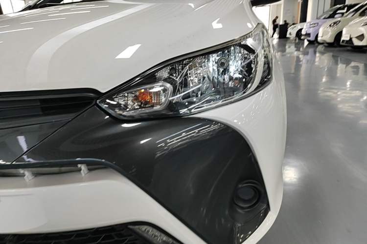 Used Toyota YARiS L Zhi Xuan 2016 Revised 1.5E CVT Charming Edition Left Front Headlight