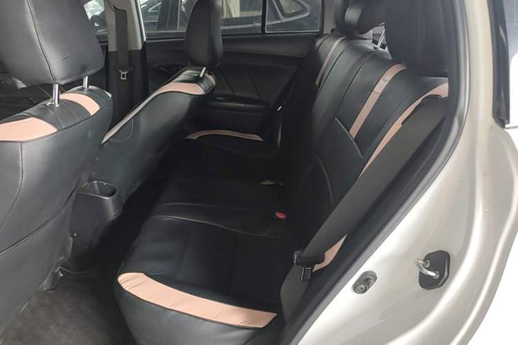 Used Toyota YARiS L Zhi Xuan 2016 Revised 1.5E CVT Charming Edition Left Rear Seat