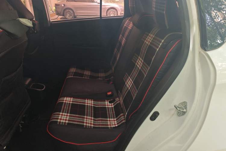 Used Toyota YARiS L Zhi Xuan 2016 Revised 1.5G CVT Xuan Dong Edition Left Rear Seat