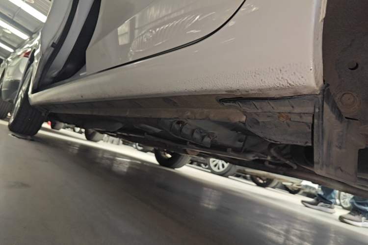 Used Toyota YARiS L Zhi Xuan 2016 Revised 1.5E CVT Charming Edition Left Side Sill