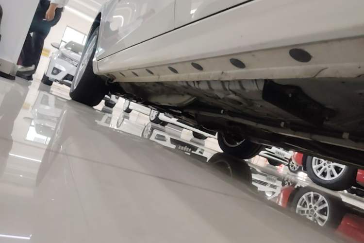 Used Toyota YARiS L Zhi Xuan 2016 Revised 1.5 GS CVT Agile Edition Left Side Sill