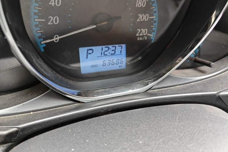 Used Toyota YARiS L Zhi Xuan 2016 Revised 1.5E CVT Charming Edition Odometer Close Up