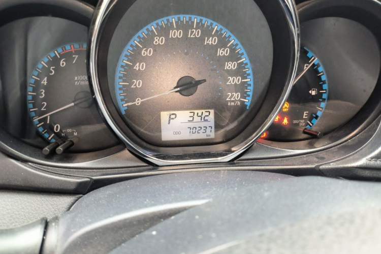 Used Toyota YARiS L Zhi Xuan 2016 Revised 1.5E CVT Charming Edition Odometer Close Up