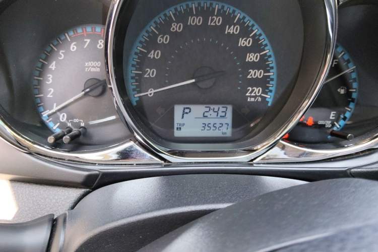 Used Toyota YARiS L Zhi Xuan 2016 Revised 1.5E CVT Charming Edition Odometer Close Up