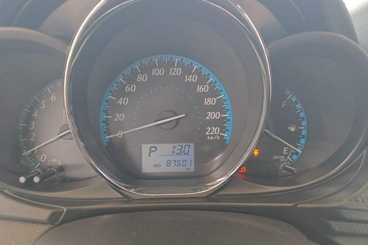 Used Toyota YARiS L Zhi Xuan 2016 Revised 1.5E CVT Charming Edition Odometer Close Up