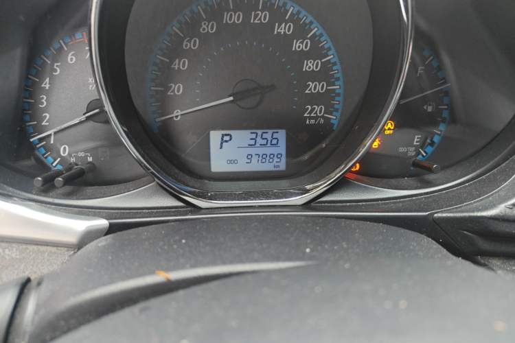 Used Toyota YARiS L Zhi Xuan 2016 Revised 1.5E CVT Charming Edition Odometer Close Up