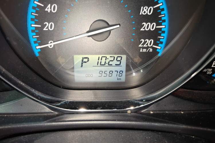 Used Toyota YARiS L Zhi Xuan 2016 Revised 1.5E CVT Charming Edition Odometer Close Up