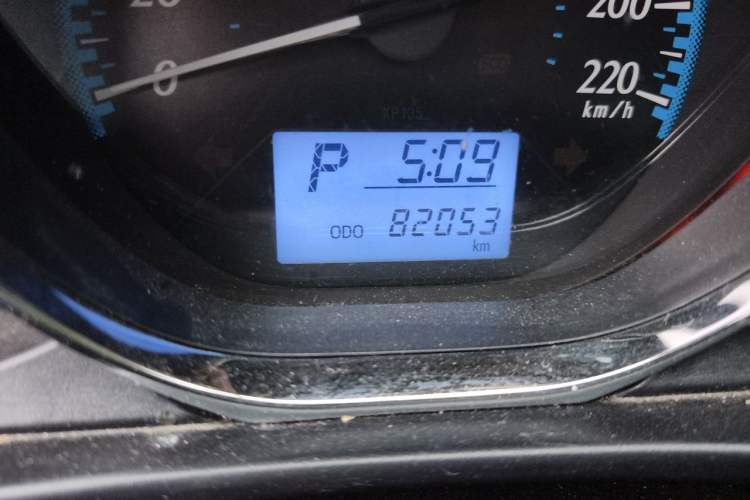 Used Toyota YARiS L Zhi Xuan 2016 Revised 1.5E CVT Charming Edition Odometer Close Up