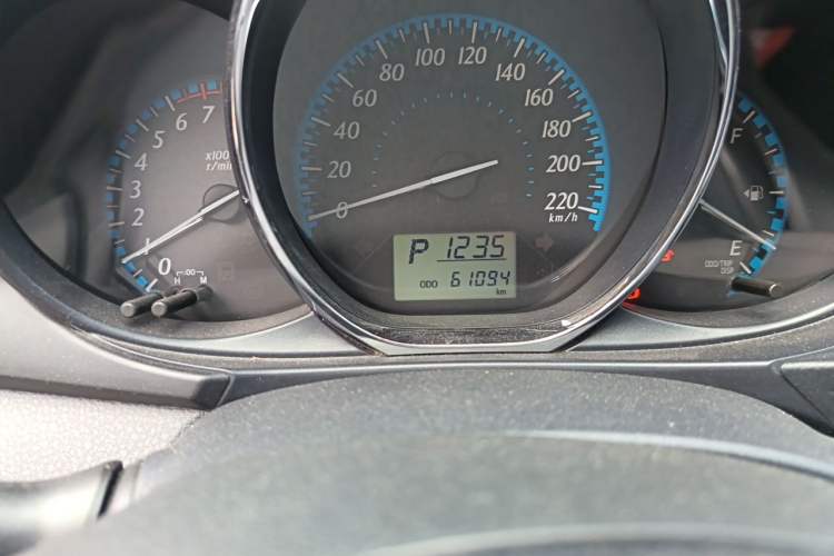 Used Toyota YARiS L Zhi Xuan 2016 Revised 1.5E CVT Charming Edition Odometer Close Up
