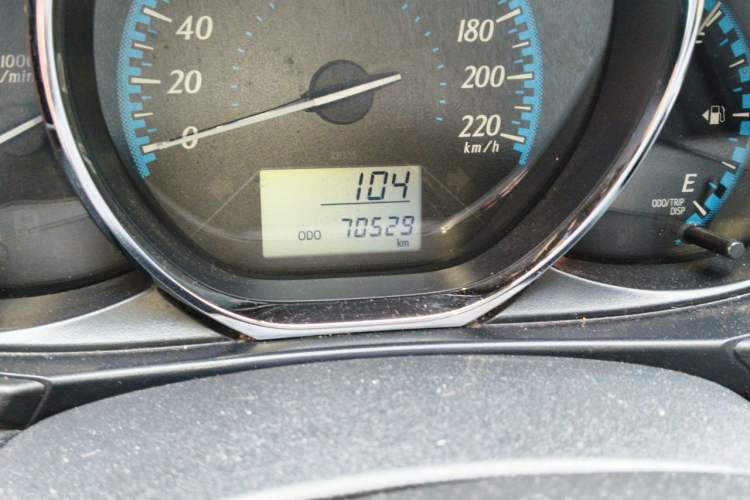 Used Toyota YARiS L Zhi Xuan 2016 Revised 1.3E Manual – Charming Edition Odometer Close Up