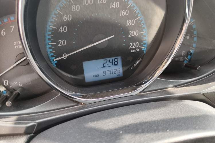 Used Toyota YARiS L Zhi Xuan 2016 Revised 1.3E Manual – Charming Edition Odometer Close Up