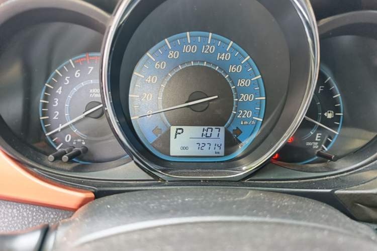 Used Toyota YARiS L Zhi Xuan 2016 1.5E Automatic JingSu Edition Odometer Close Up
