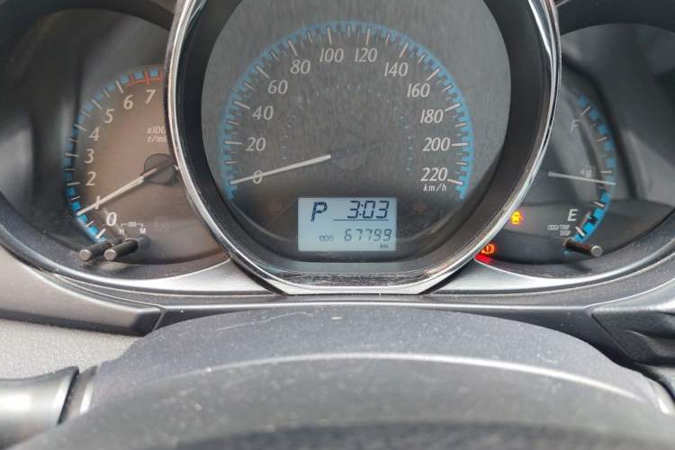 Used Toyota YARiS L Zhi Xuan 2016 Revised 1.5E CVT Charming Edition Odometer Close Up