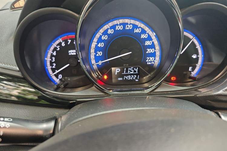 Used Toyota YARiS L Zhi Xuan 2016 Revised Version 1.5G CVT with Dynamic Sunroof Odometer Close Up