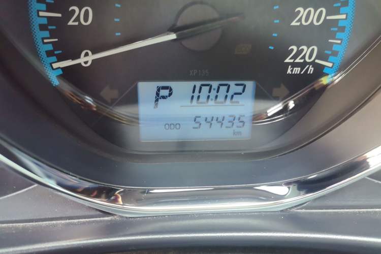 Used Toyota YARiS L Zhi Xuan 2016 Revised 1.5E CVT Charming Edition Odometer Close Up