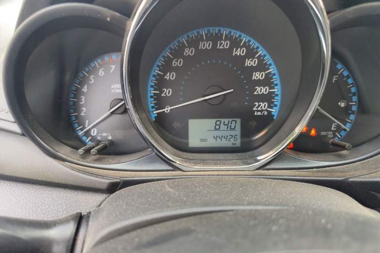 Used Toyota YARiS L Zhi Xuan 2016 Revised Version 1.3L Manual – Dynamic Edition Odometer Close Up