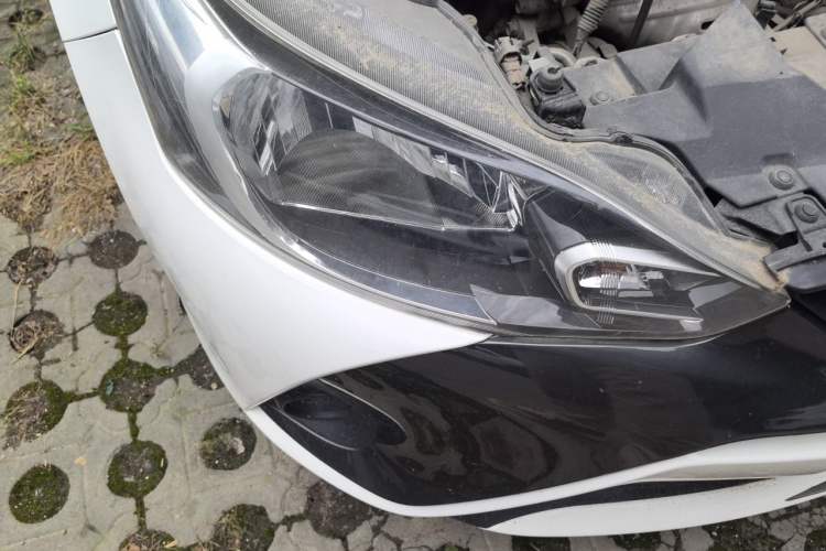 Used Toyota YARiS L Zhi Xuan 2016 Revised 1.5E CVT Charming Edition Right Front Headlight