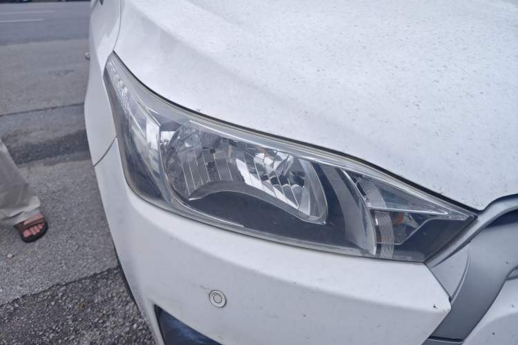 Used Toyota YARiS L Zhi Xuan 2016 1.5E Automatic JingSu Edition Right Front Headlight