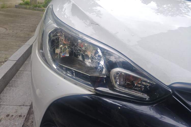 Used Toyota YARiS L Zhi Xuan 2016 Revised 1.5E CVT Charming Edition Right Front Headlight