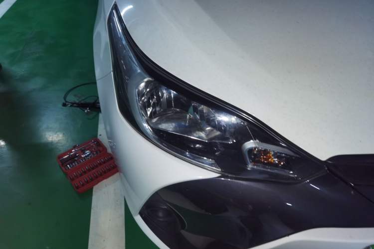 Used Toyota YARiS L Zhi Xuan 2016 Revised 1.5E CVT Charming Edition Right Front Headlight