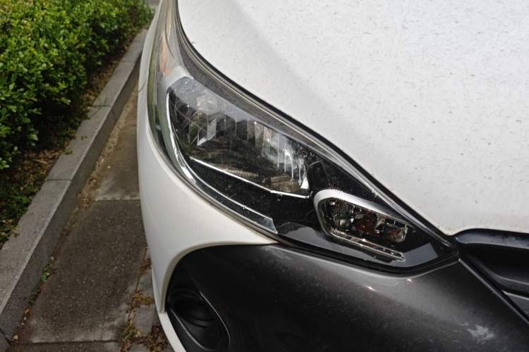 Used Toyota YARiS L Zhi Xuan 2016 Revised 1.5E CVT Charming Edition Right Front Headlight