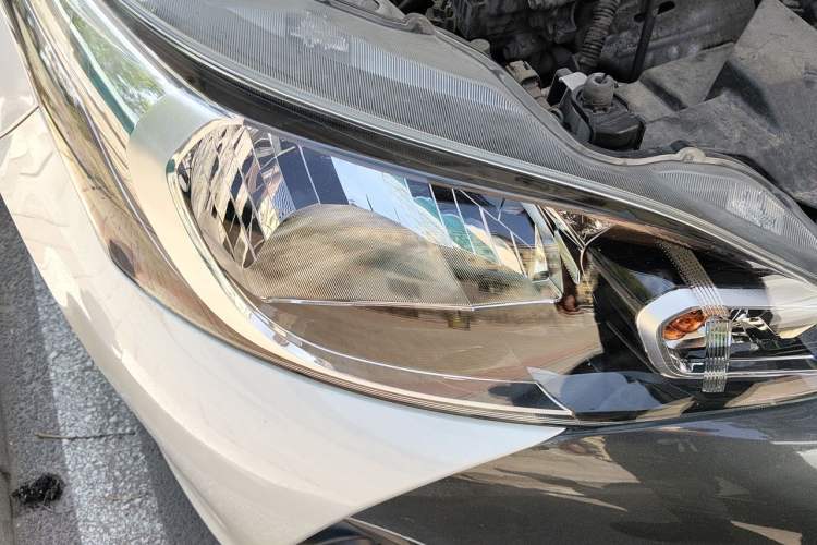 Used Toyota YARiS L Zhi Xuan 2016 Revised 1.5E CVT Charming Edition Right Front Headlight
